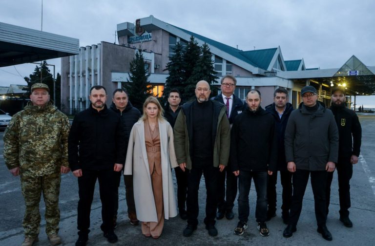 Шмигаль разом з представниками уряду прибули на кордон, але польська сторона проігнорувала 12 photo1708704974