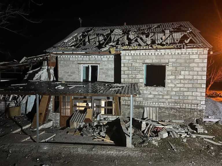 Чергова ворожа атака: є поранені, зруйновані житлові будинки (ФОТО) 8 photo 2024 02 25 23 44 46