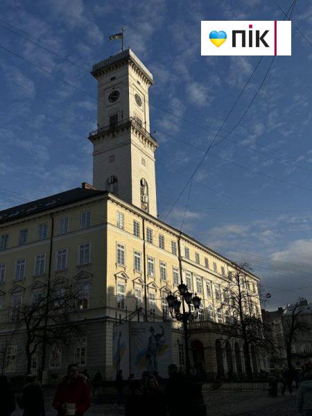 Львів як на долоні: як виглядає місто з оглядової вежі Ратуші (ФОТО)