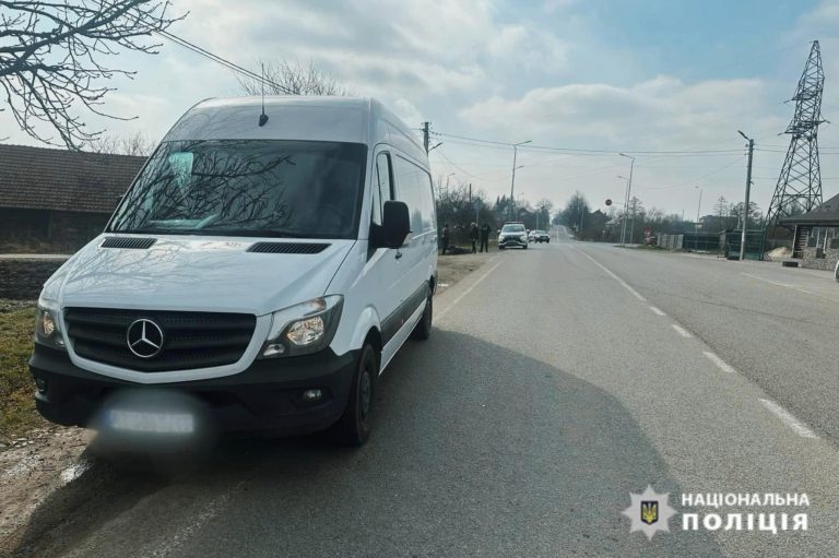 ДТП на Коломийщині: водійка буса збила велосипедиста (ФОТО) 11 ДТП на Коломийщині: водійка буса збила велосипедиста (ФОТО)