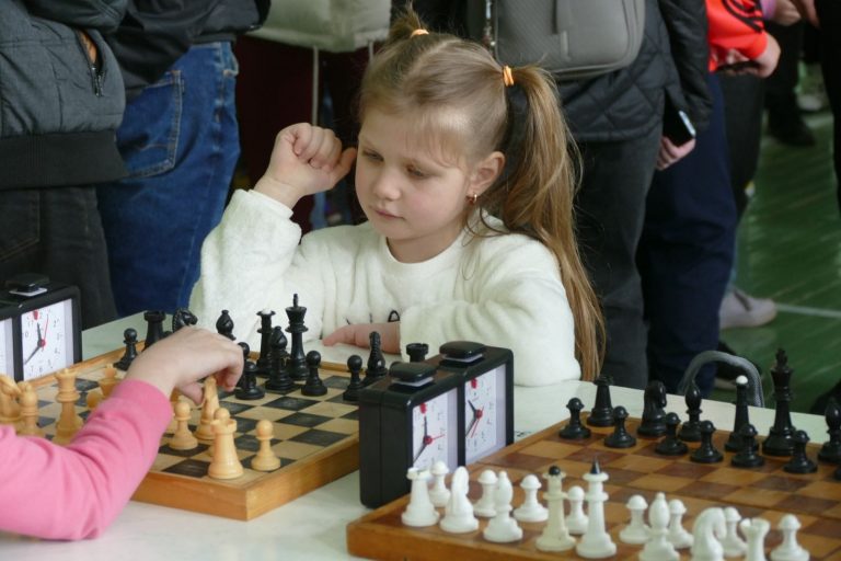 У Калуші стартував шаховий турнір пам’яті Героя України Олекси Гірника (ФОТО) 9 421354323 813740500787988 5867116837729934378 n