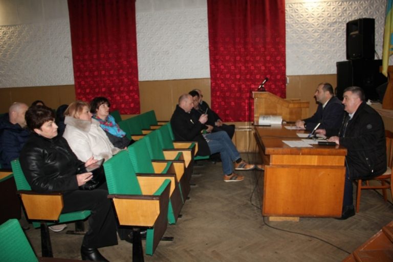 Одні й ті самі: у Болехові депутати знову не прийшли на сесію та не затвердили бюджет на рік