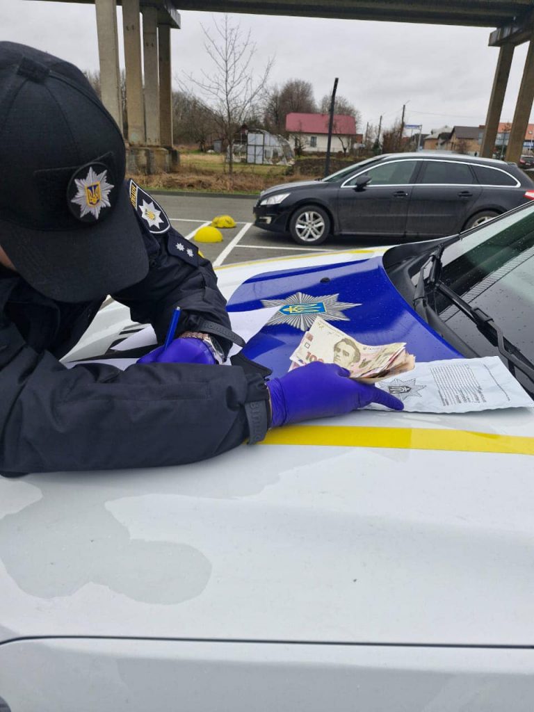На Коломийщині чоловік пропонував патрульним хабаря: чим все закінчилося (ФОТО) 11 433956810 385668444311407 2236930987548994431 n 1