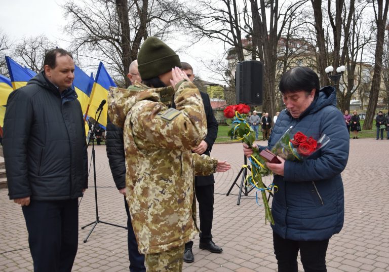 На Прикарпатті нагородили орденом "За мужність" полеглого прикордонника (ФОТО) 1 434033174 749954493981649 5118519515300790805 n
