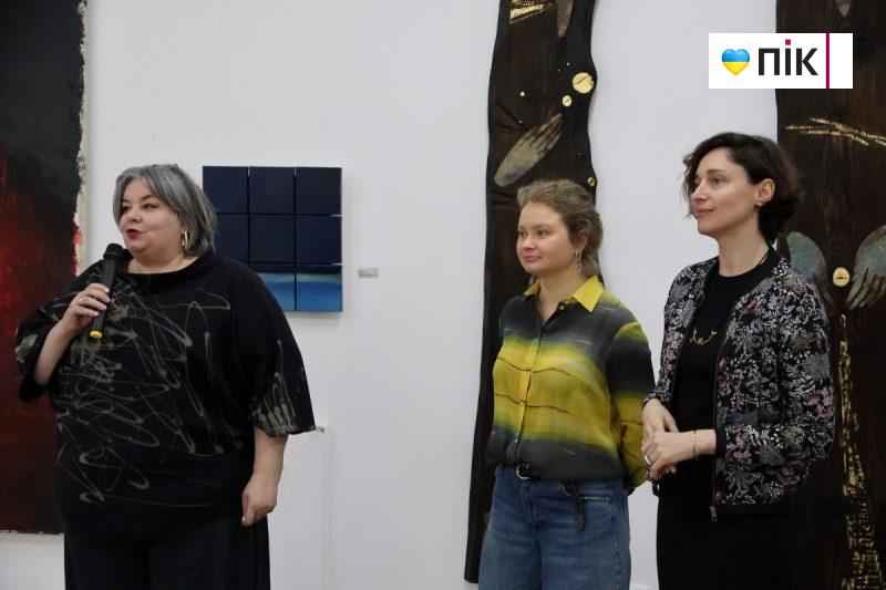 Живопис і текстиль: у Франківську відкрилась виставка "Простір" (ФОТО) 9 IMG 7485 2 scaled