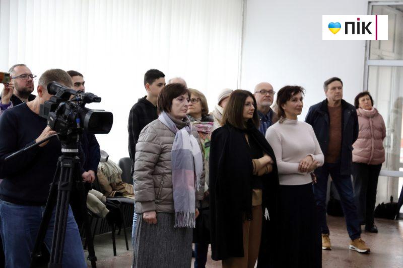 Живопис і текстиль: у Франківську відкрилась виставка "Простір" (ФОТО) 12 IMG 7529 2 scaled