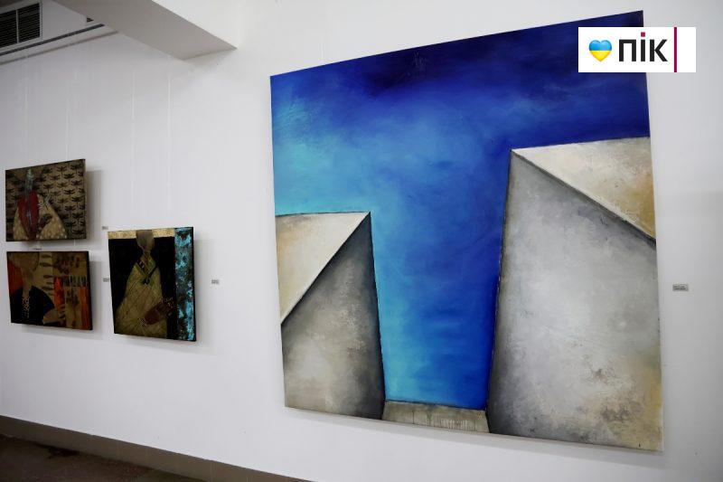 Живопис і текстиль: у Франківську відкрилась виставка "Простір" (ФОТО) 3 IMG 7537 2 scaled