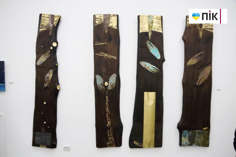 Живопис і текстиль: у Франківську відкрилась виставка "Простір" (ФОТО) 5 IMG 7677 2 scaled