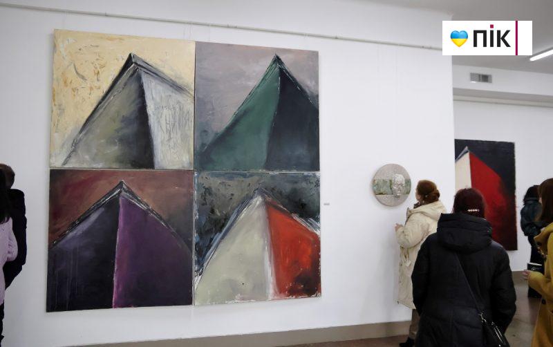 Живопис і текстиль: у Франківську відкрилась виставка "Простір" (ФОТО) 19 IMG 7720 2 scaled