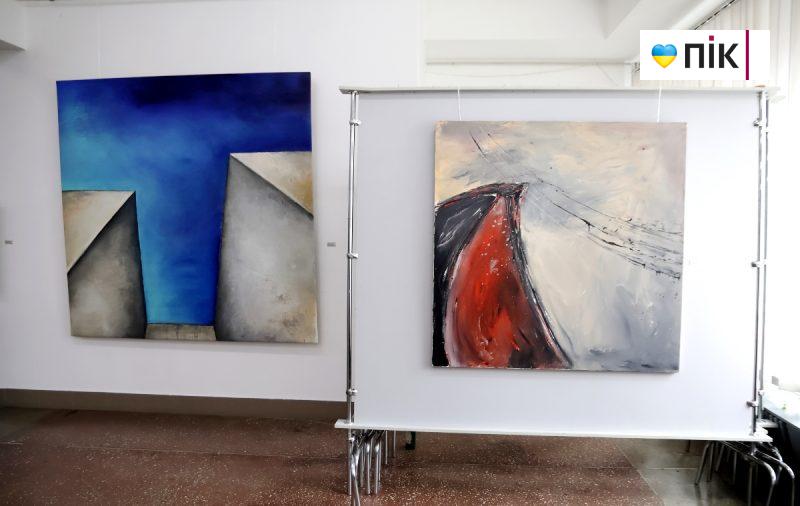 Живопис і текстиль: у Франківську відкрилась виставка "Простір" (ФОТО) 6 IMG 7773 2 scaled