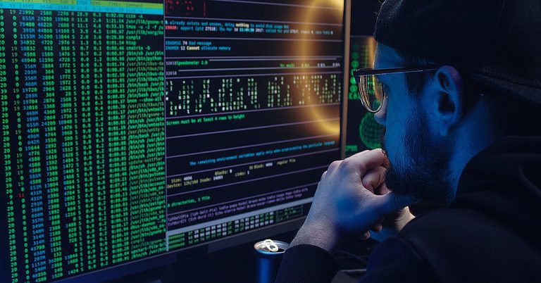 Кіберфахівці ГУР зламали сервери Міноборони РФ: деталі спецоперації