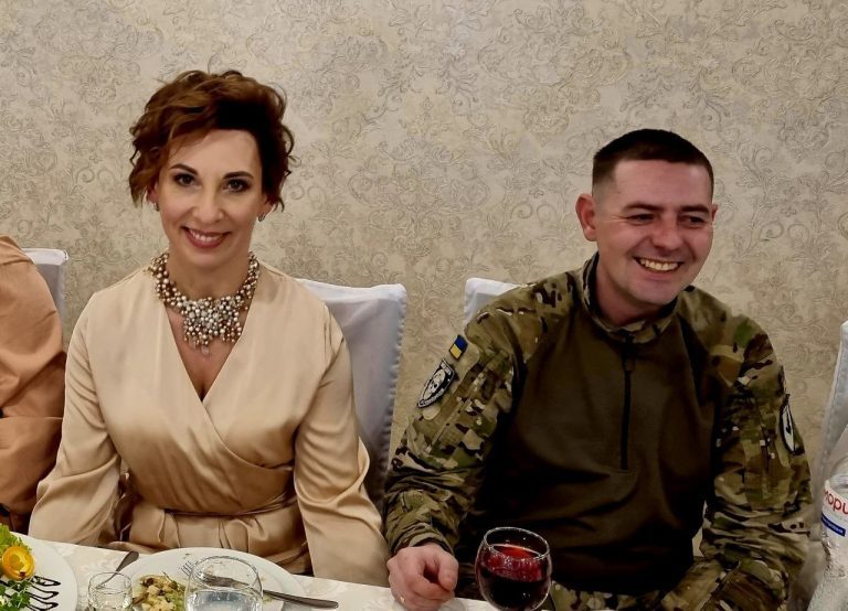 Кохання під час війни: у Бурштині одружилися військовий та хореографка (ФОТО) 3 photo 2024 03 05 15 59 01