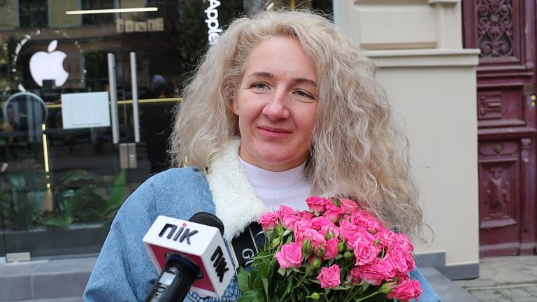Жіночий день: чи відзначають франківці 8 березня цього року (ОПИТУВАННЯ) 6 s1