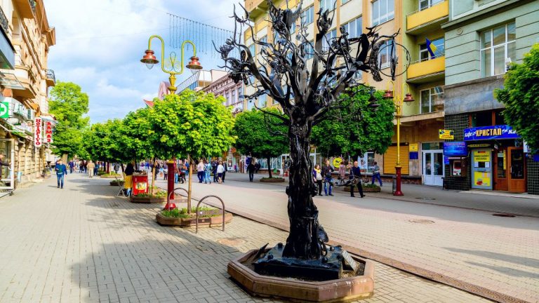 Франківськ обігнав Львів за темпами росту цін на житло у вторинці