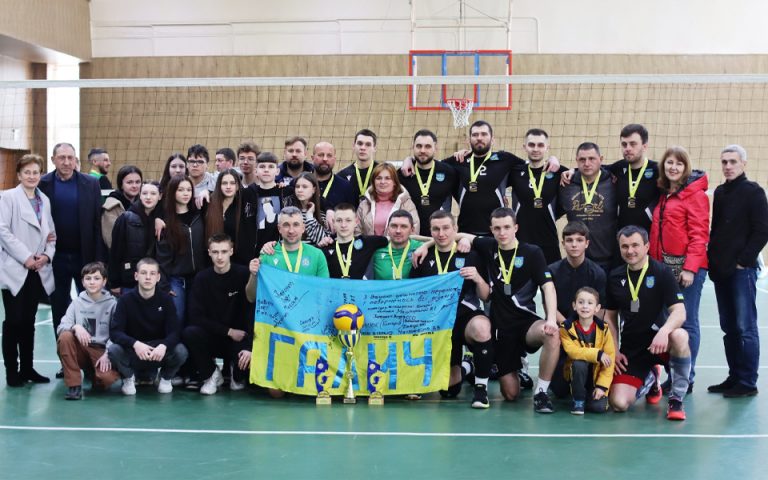 Визначився чемпіон Івано-Франківщини з волейболу 3 volley 12