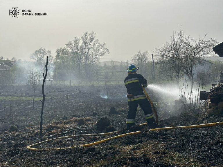 На Прикарпатті вдень трапилося 19 пожеж сухої трави 11 434826809 729944439294922 8880152704663166309 n