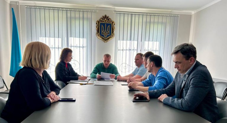 У Бурштині оштрафували чоловіка, який без дозволу зливав нечистоти в каналізацію 12 У Бурштині оштрафували чоловіка, який без дозволу зливав нечистоти в каналізацію