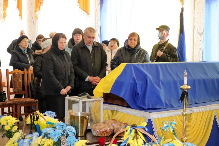 Калуська громада попрощалася з полеглим воїном Іваном Зембіцьким (ФОТО) 1 435282139 449909357560570 3031822852806770395 n