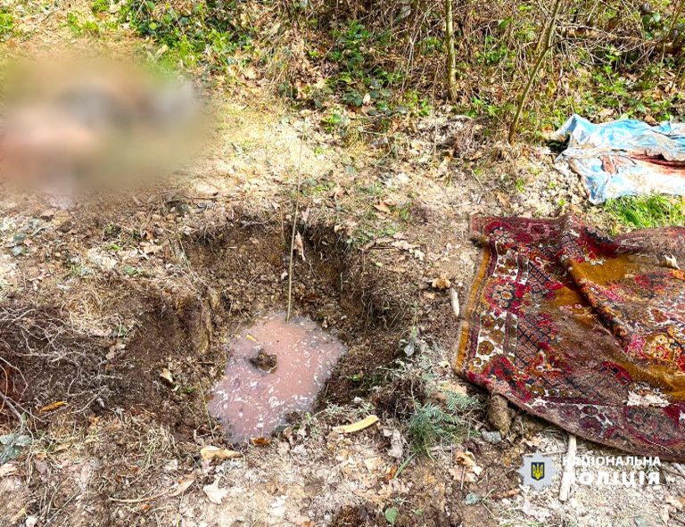 Вбили чоловіка та заховали тіло в лісі на Прикарпатті: у поліції розповіли подробиці (ФОТО) 4 436403217 426902239984011 5518988499721989741 n