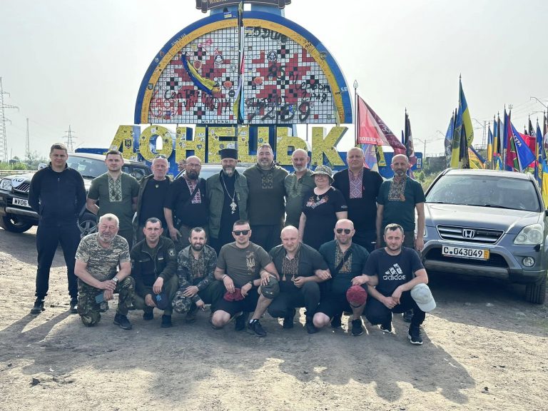 Голова Богородчанської громади відвідав бійців на фронті (ФОТО) 4 438163399 3608070942787817 7948195452556949712 n