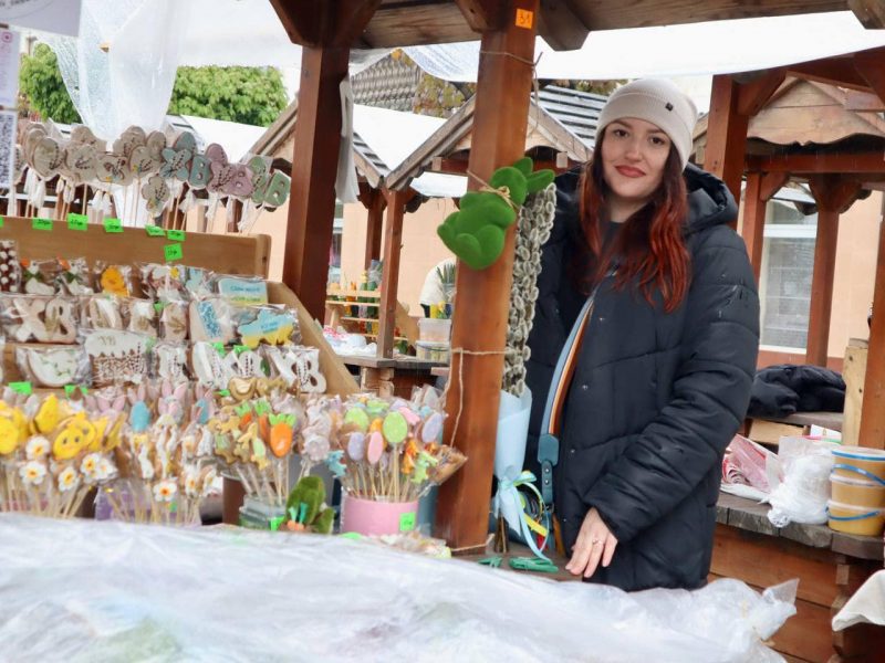 У центрі Коломиї вже тиждень працює Великодній ярмарок: що продають (ФОТО)