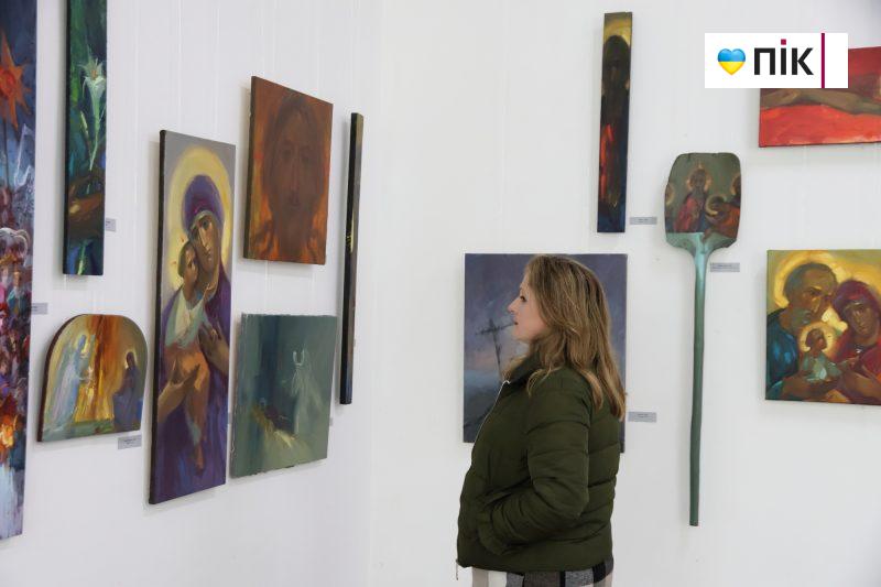 Краса миттєвостей буття: у Франківську відкрилася виставка художника-іконописця Івана Драгана (ФОТО) 4 IMG 0008 2 scaled