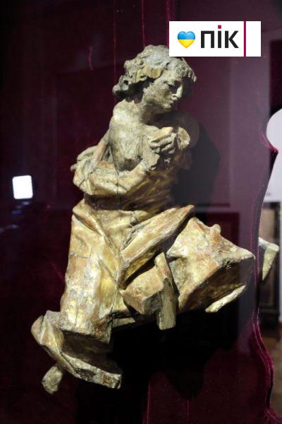 "Нові діалоги. Про Любов": унікальна пам`ятка 18 століття, світлини Нетецького та мурали Стецика (ФОТО) 3 IMG 0431 2 scaled