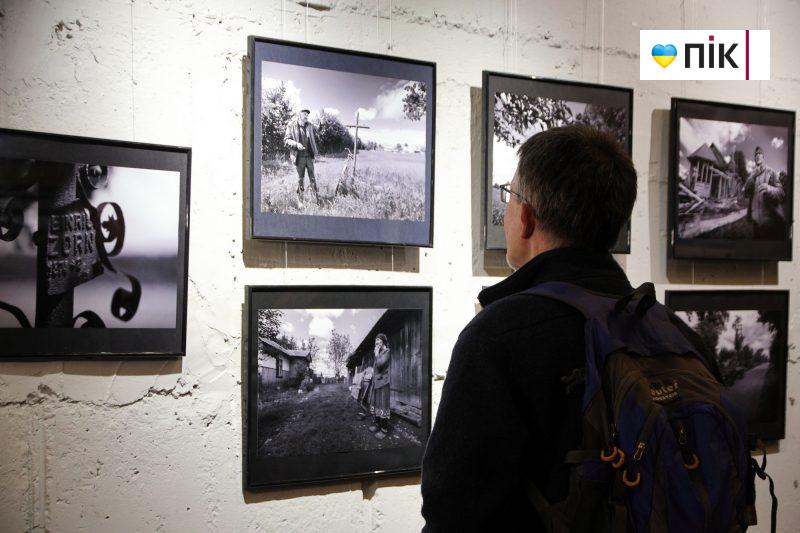 Люди Прикарпаття: на відкритті виставки німецьких фотографів у Франківську (ФОТО) 26 IMG 1231 2 scaled