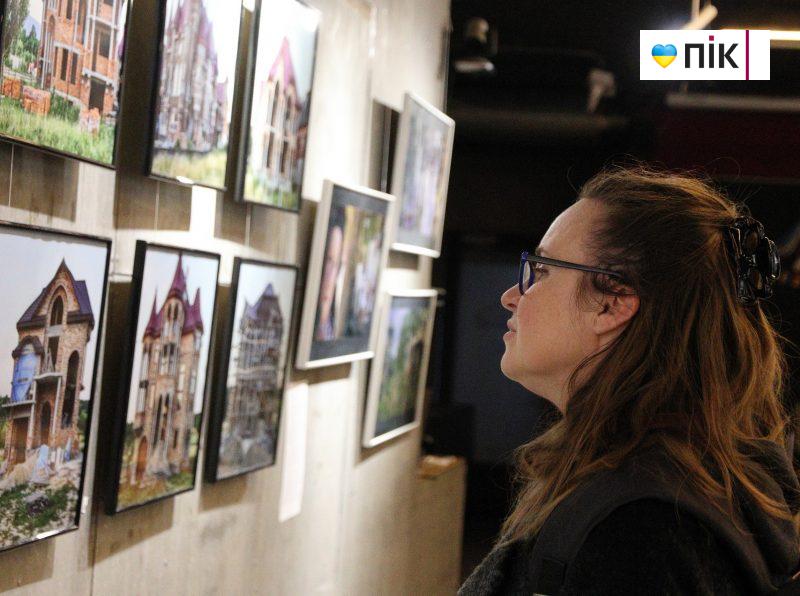 Люди Прикарпаття: на відкритті виставки німецьких фотографів у Франківську (ФОТО) 13 IMG 1310 2 scaled