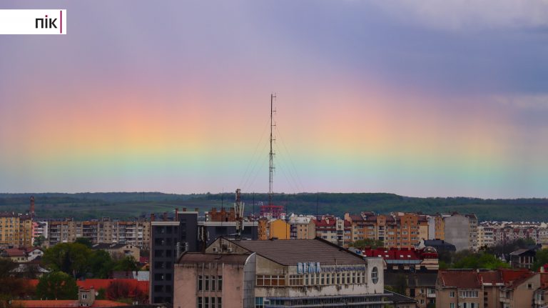 Схожа на полярне сяйво: у небі над Франківськом з'явилася неймовірна веселка (ФОТО) 2 IMG 2261