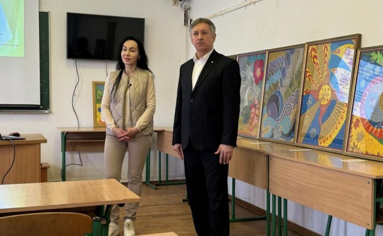 "Світ Даят": мистикиня Людмила Хімейчук розповіла студентам про цілющі картини для медитацій (ФОТО) 7 a5d01c31 b680 415e a846 40d9e8901651 1024x630 1