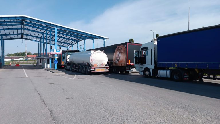 Польські фермери розблокували всі пункти пропуску на кордоні з Україною 3 news 20240429 110421 17143778613