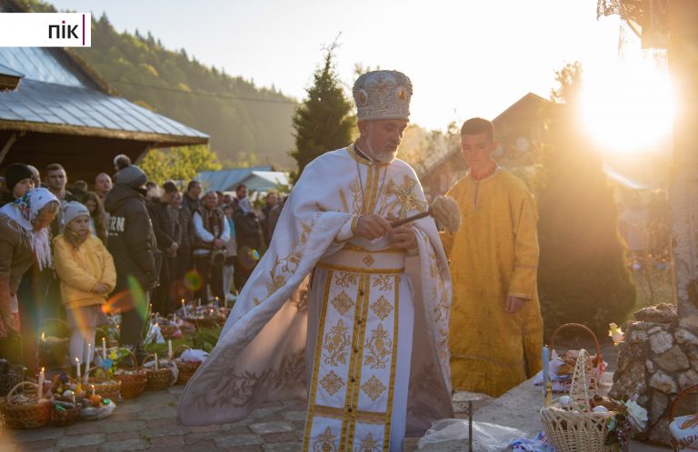 Гуцульський Великдень у селі Красноїлля на Верховинщині (ФОТО) 12 1 2