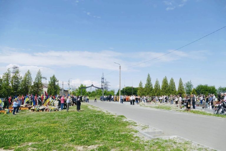 У Калуші на День Героїв вшанували полеглих захисників громади (ФОТО)