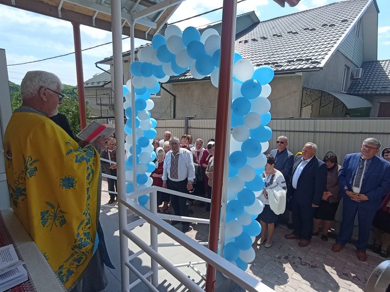 У Снятинській громаді відкрили та освятили оновлену медичну амбулаторію (ФОТО)