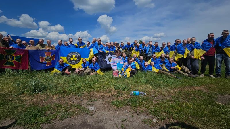 Україна повернула додому з російського полону 75 наших людей (ФОТО)
