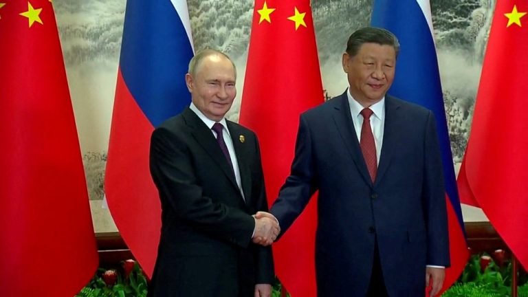 Путін у Китаї зустрівся з Сі Цзіньпіном: про що говорили