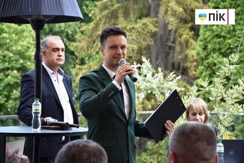 Люди Прикарпаття: на благодійному аукціоні на підтримку 109-го батальйону (ФОТО) 6 DSC 0240 scaled