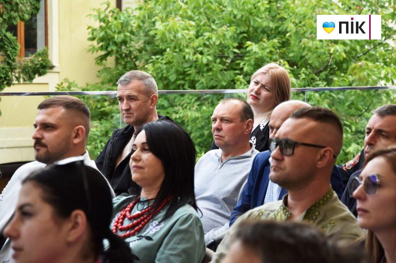 Люди Прикарпаття: на благодійному аукціоні на підтримку 109-го батальйону (ФОТО) 17 DSC 0301 scaled