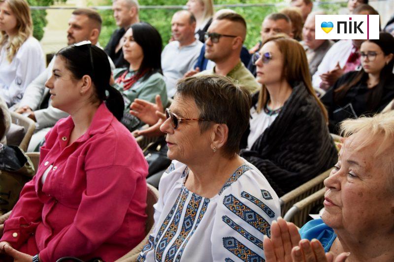 Люди Прикарпаття: на благодійному аукціоні на підтримку 109-го батальйону (ФОТО) 18 DSC 0302 scaled