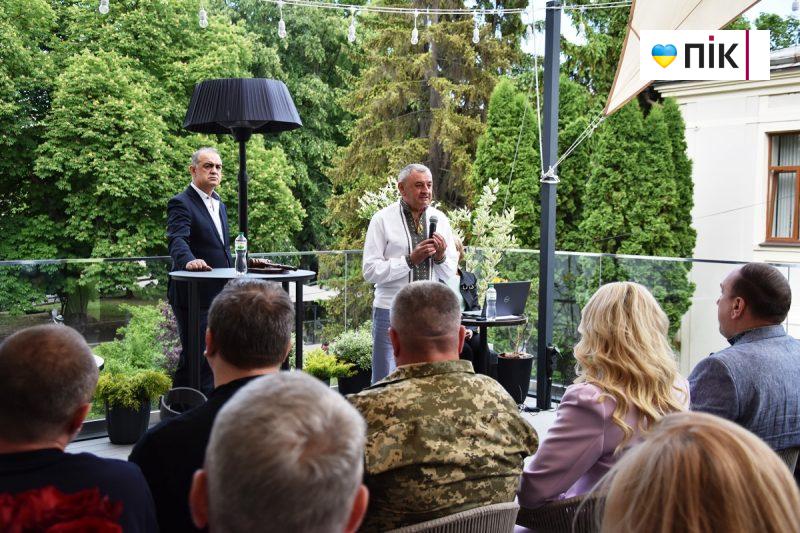 Люди Прикарпаття: на благодійному аукціоні на підтримку 109-го батальйону (ФОТО) 20 DSC 0315 scaled