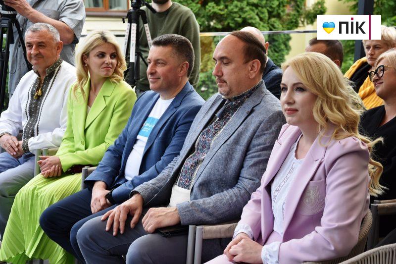 Люди Прикарпаття: на благодійному аукціоні на підтримку 109-го батальйону (ФОТО) 23 DSC 0321 scaled