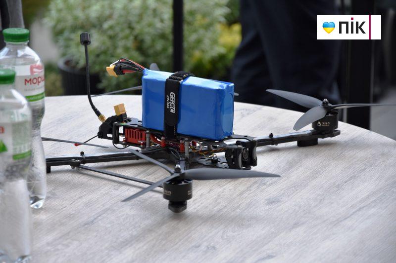 Люди Прикарпаття: на благодійному аукціоні на підтримку 109-го батальйону (ФОТО) 30 DSC 0351 scaled