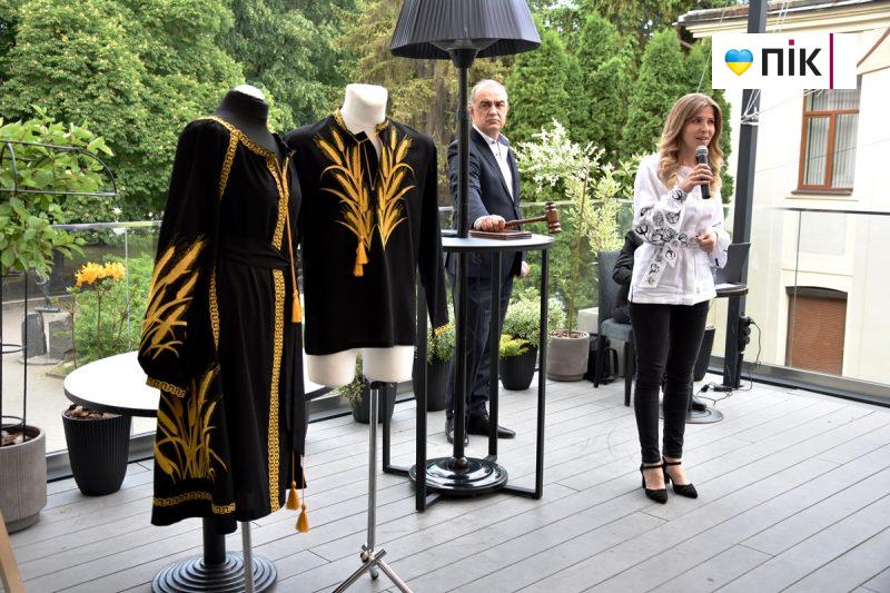 Люди Прикарпаття: на благодійному аукціоні на підтримку 109-го батальйону (ФОТО) 31 DSC 0353 scaled