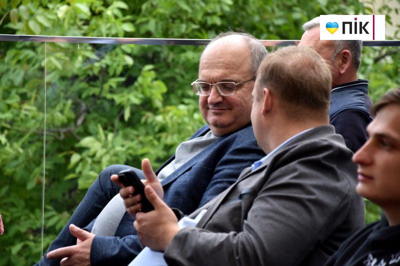 Люди Прикарпаття: на благодійному аукціоні на підтримку 109-го батальйону (ФОТО) 34 DSC 0360 scaled