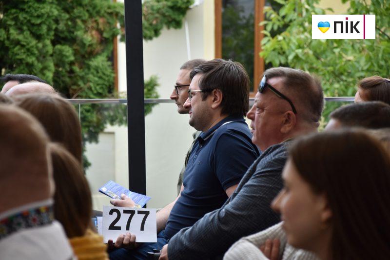 Люди Прикарпаття: на благодійному аукціоні на підтримку 109-го батальйону (ФОТО) 40 DSC 0374 scaled