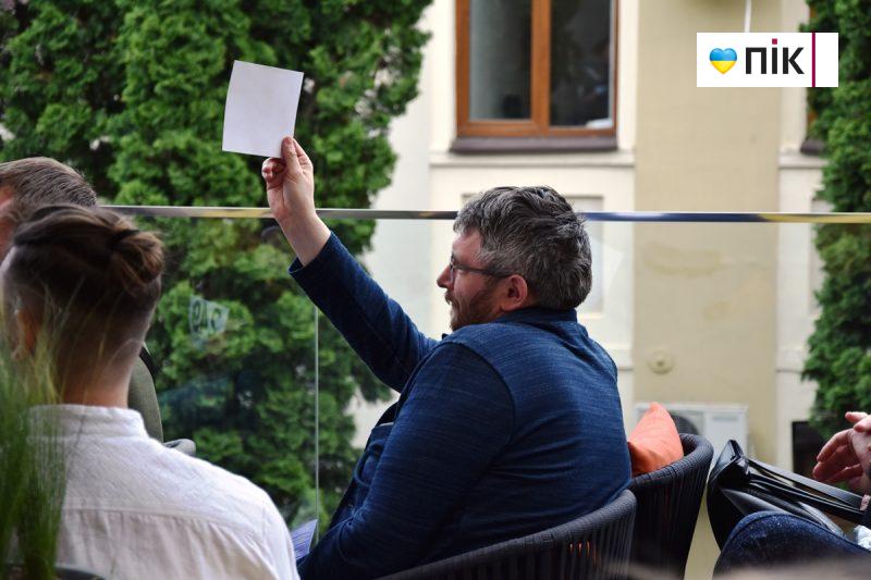 Люди Прикарпаття: на благодійному аукціоні на підтримку 109-го батальйону (ФОТО) 43 DSC 0385 scaled