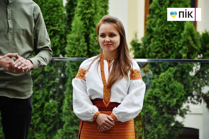 Люди Прикарпаття: на благодійному аукціоні на підтримку 109-го батальйону (ФОТО) 47 DSC 0400 scaled