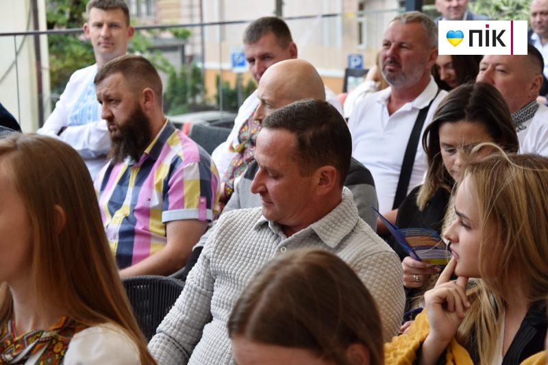 Люди Прикарпаття: на благодійному аукціоні на підтримку 109-го батальйону (ФОТО) 49 DSC 0404 scaled