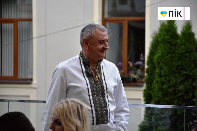 Люди Прикарпаття: на благодійному аукціоні на підтримку 109-го батальйону (ФОТО) 60 DSC 0432 scaled